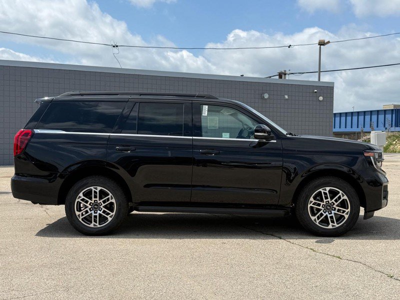 New 2026 Ford Expedition Active AWD/4WD image 2