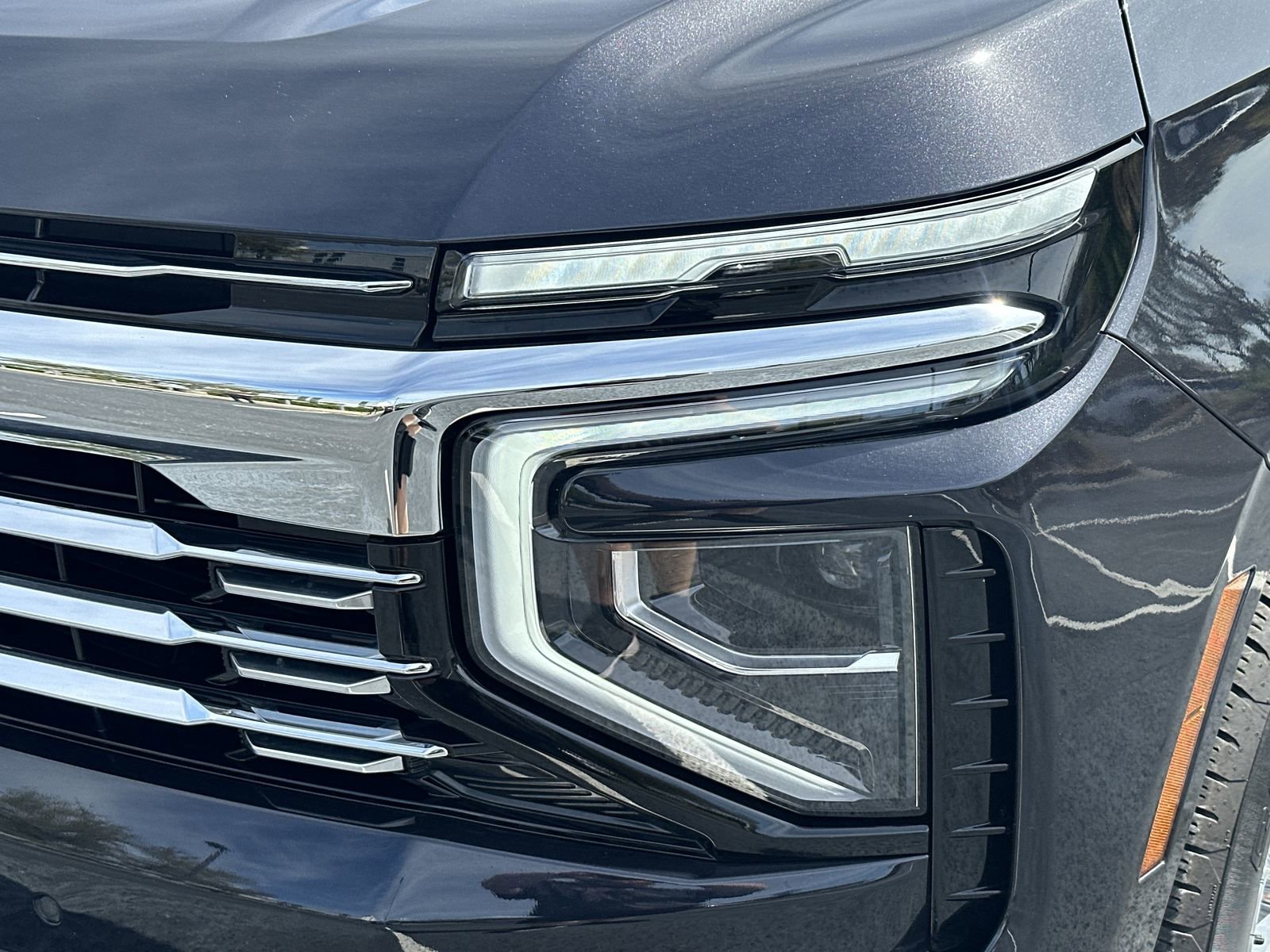 Used 2025 Chevrolet Suburban Premier RWD image 11