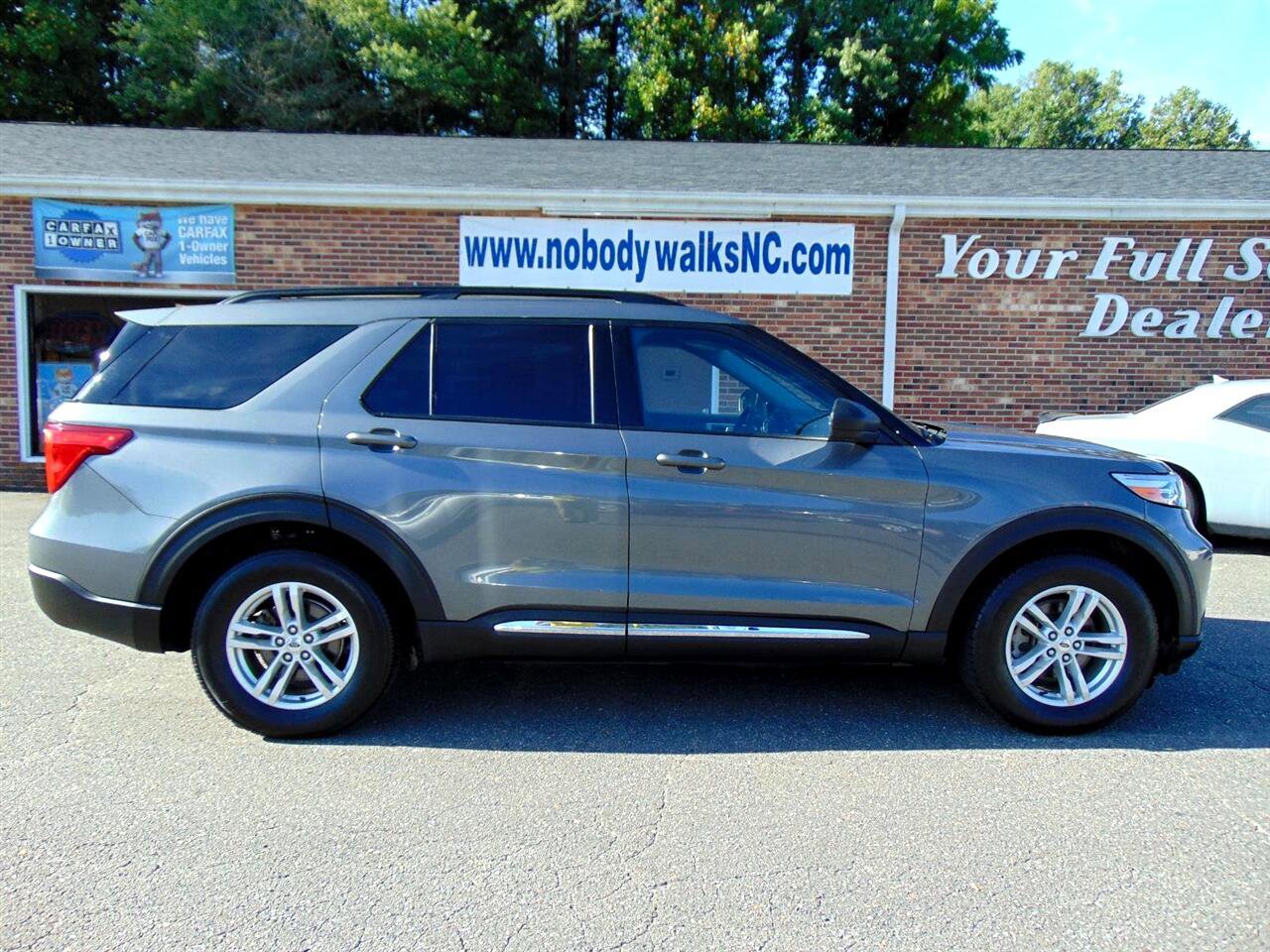 Used 2023 Ford Explorer XLT w/ Equipment Group 202A image 4