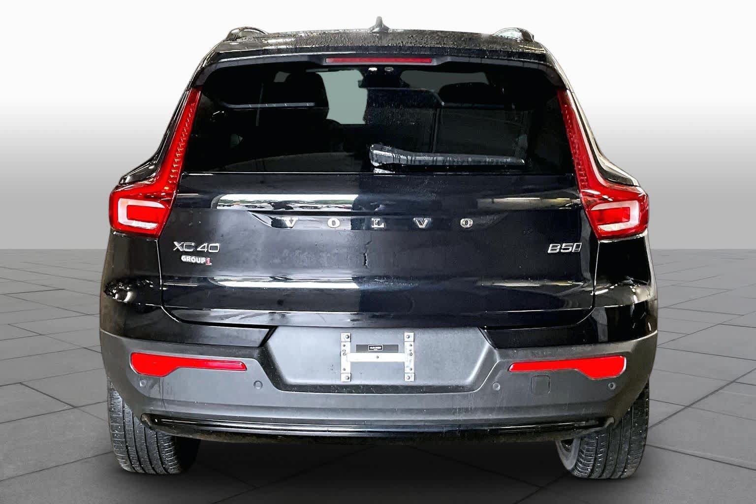 Used 2024 Volvo XC40 B5 Plus w/ Climate Package AWD/4WD image 5