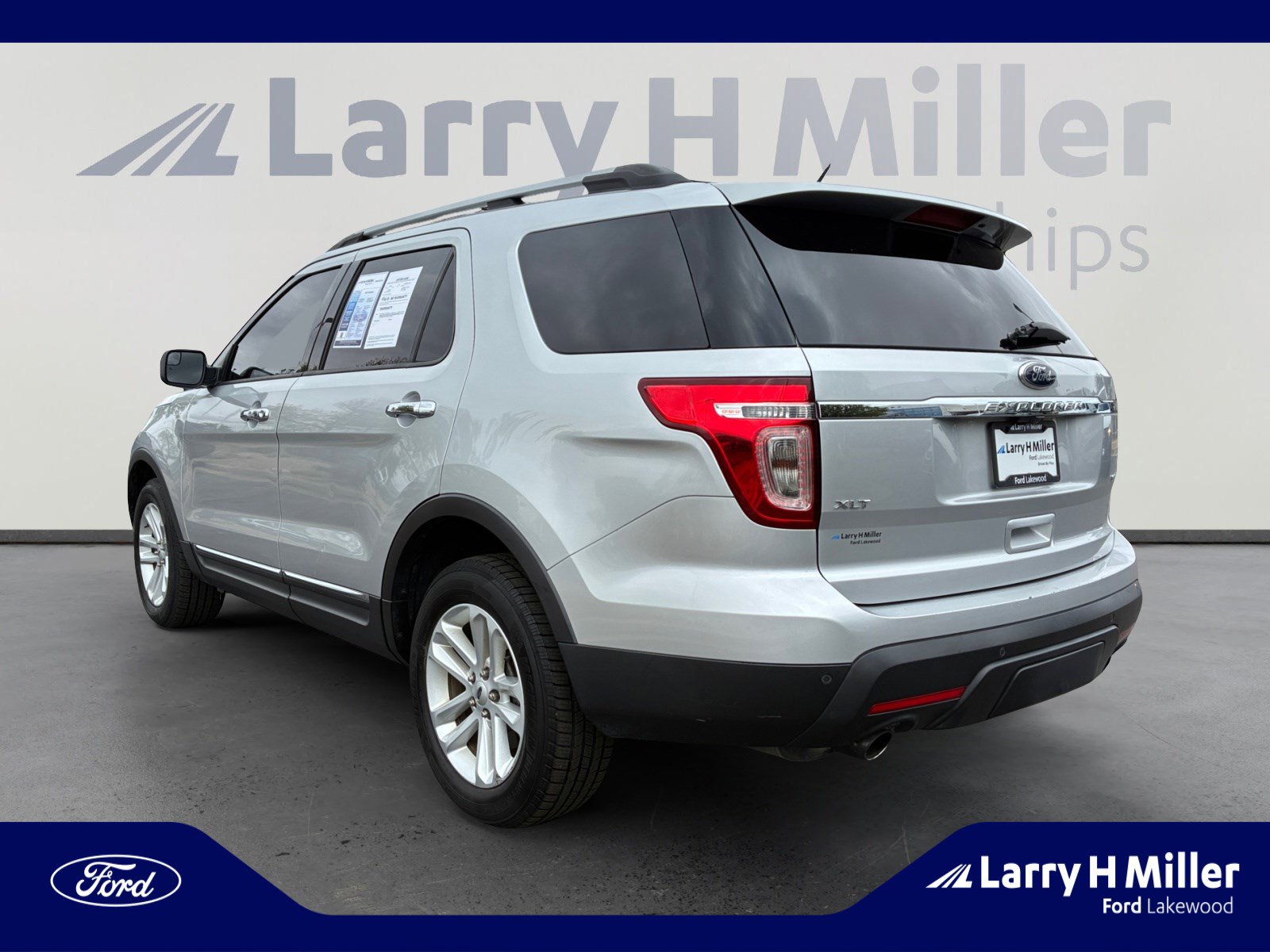 Used 2013 Ford Explorer XLT AWD/4WD image 3
