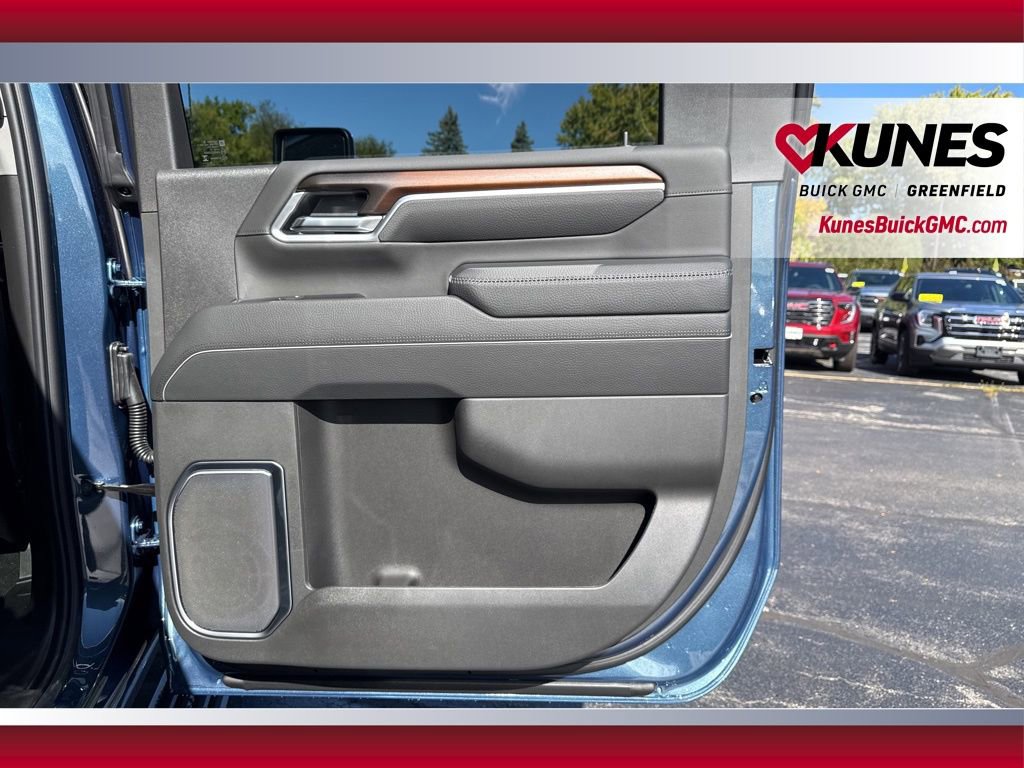 New 2026 GMC Sierra 3500 Denali w/ Denali Reserve Package image 57