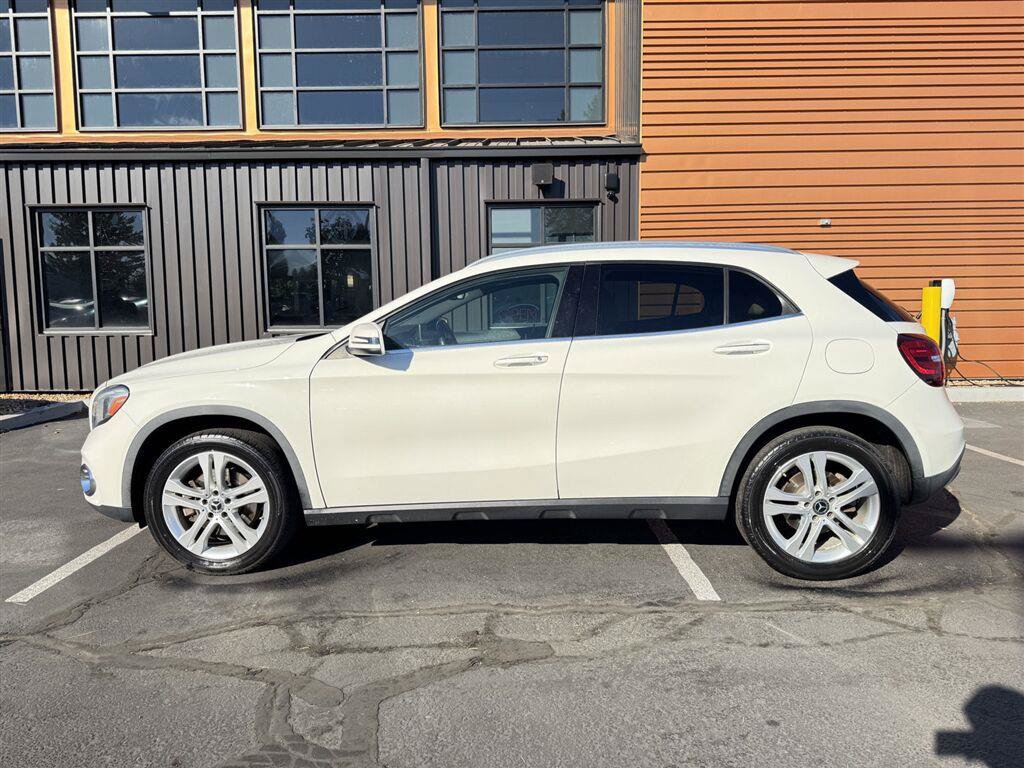Used 2018 Mercedes-Benz GLA 250 4MATIC image 2