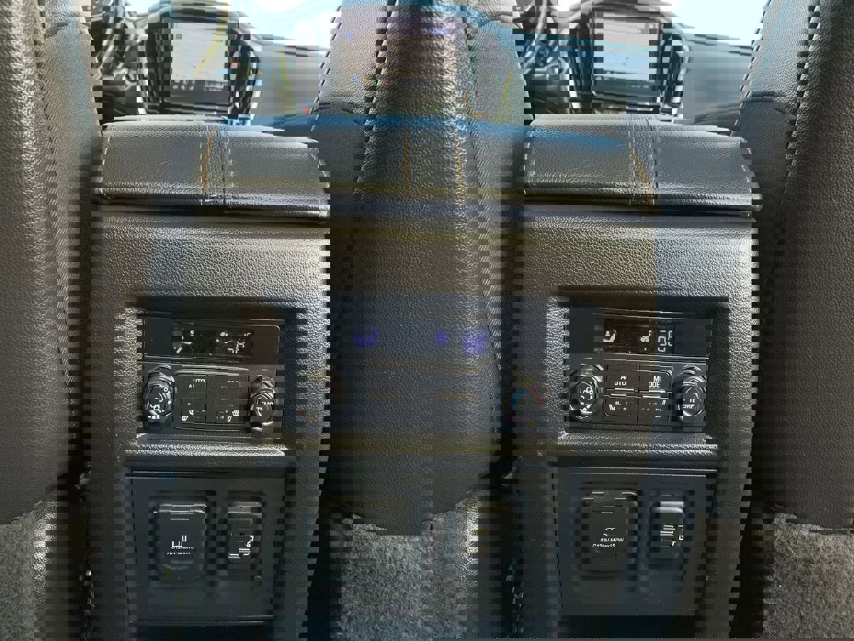 Used 2020 Chevrolet Traverse Premier AWD/4WD image 36