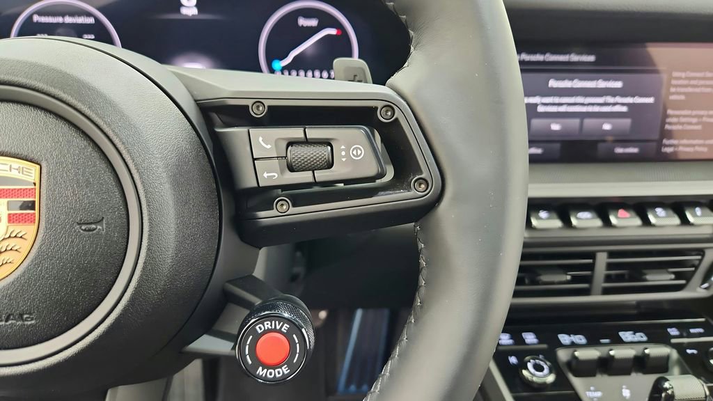 Used 2025 Porsche 911 Carrera RWD image 32