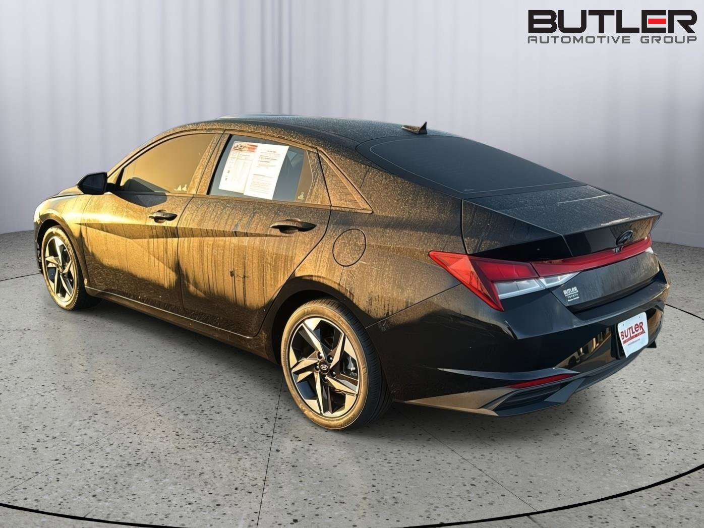 Used 2023 Hyundai Elantra SEL w/ Convenience Package image 3