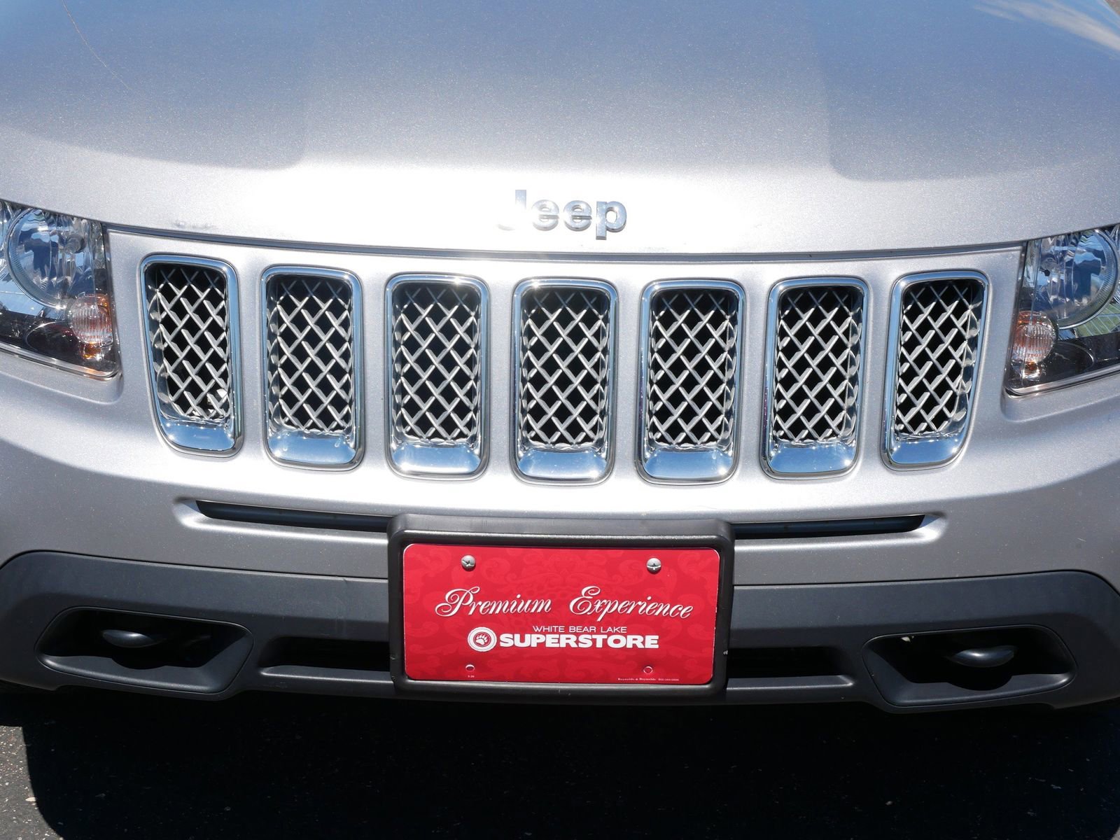 Used 2016 Jeep Compass Latitude w/ All Weather Capability Group AWD/4WD image 8