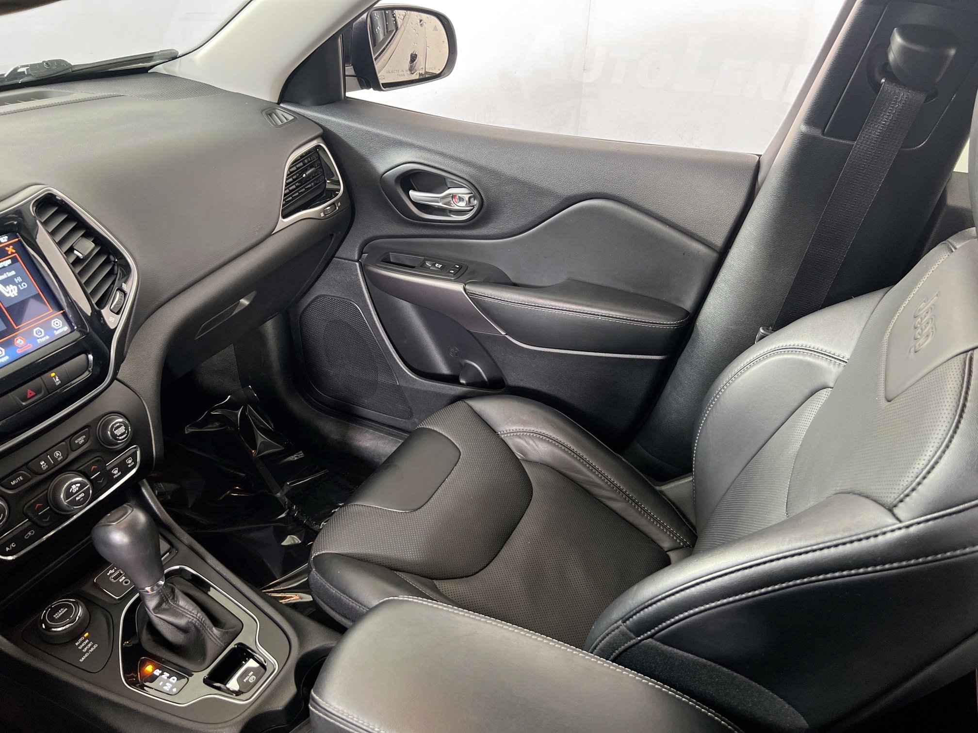 Used 2022 Jeep Cherokee Limited image 23