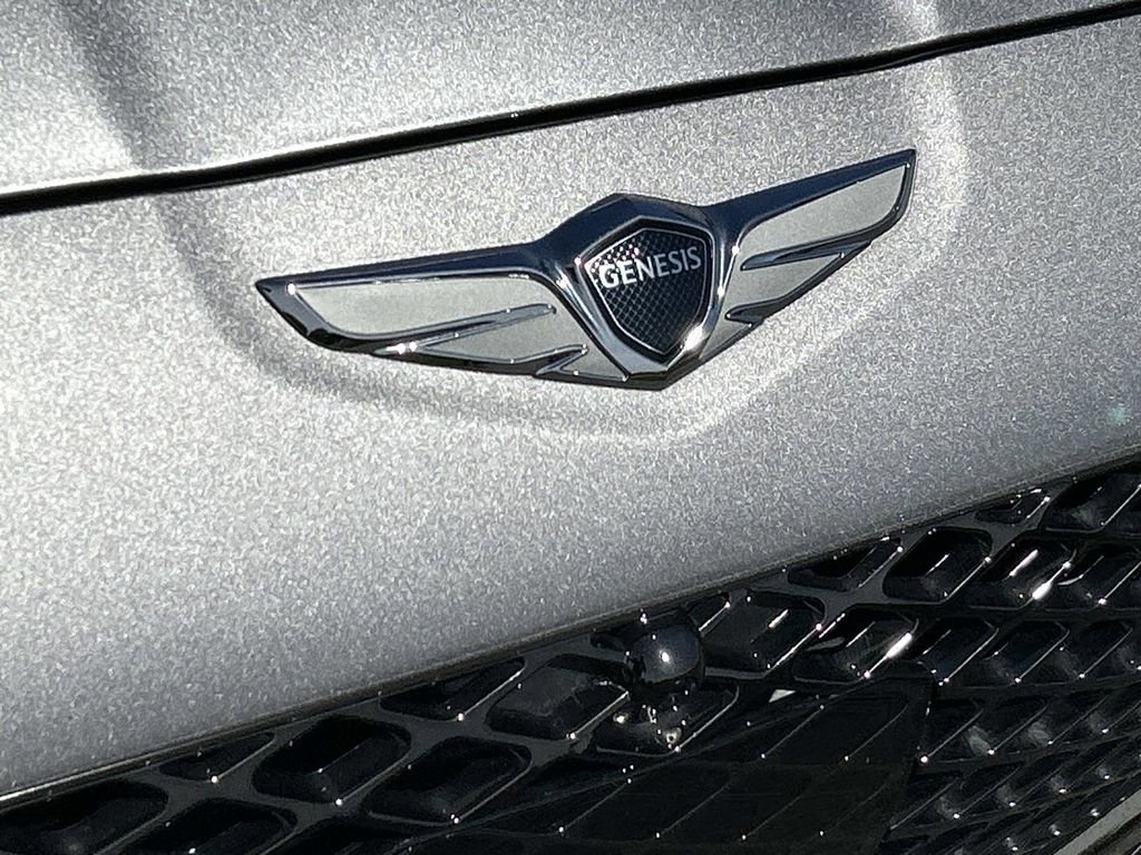 Used 2023 Genesis G70 2.0T w/ Sport Prestige Package RWD image 11