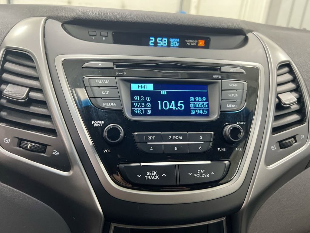Used 2015 Hyundai Elantra SE FWD image 14