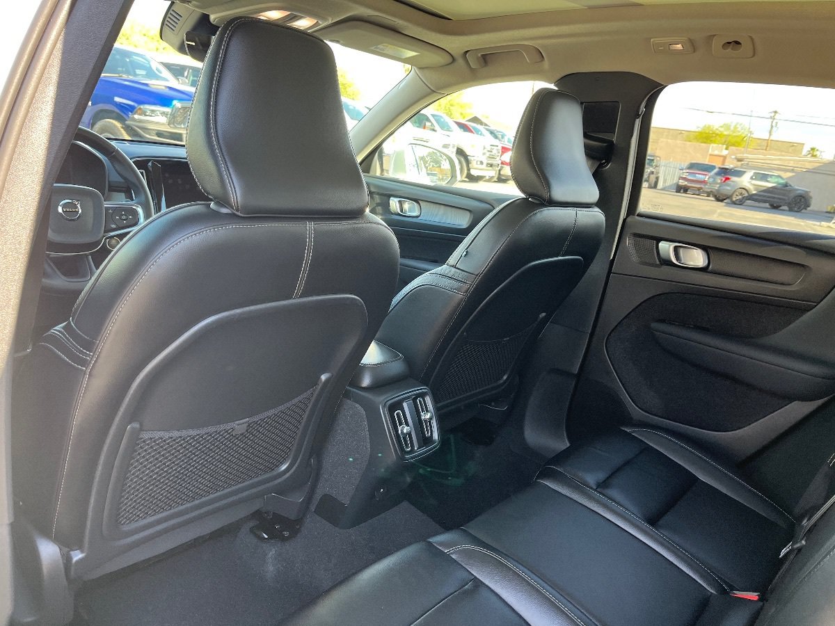 Used 2023 Volvo XC40 B5 Plus AWD/4WD image 29