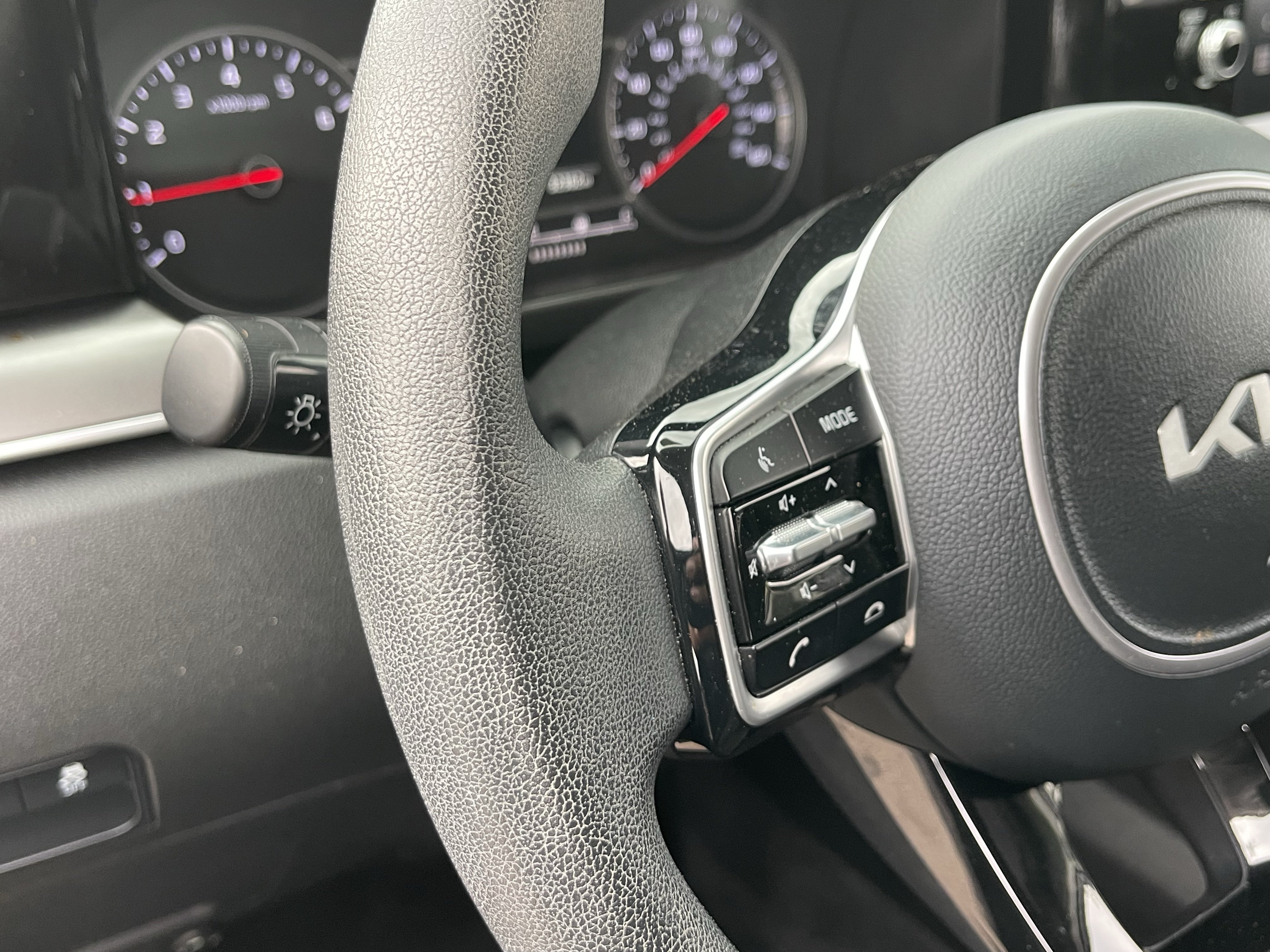 Certified 2022 Kia Sorento LX FWD image 23