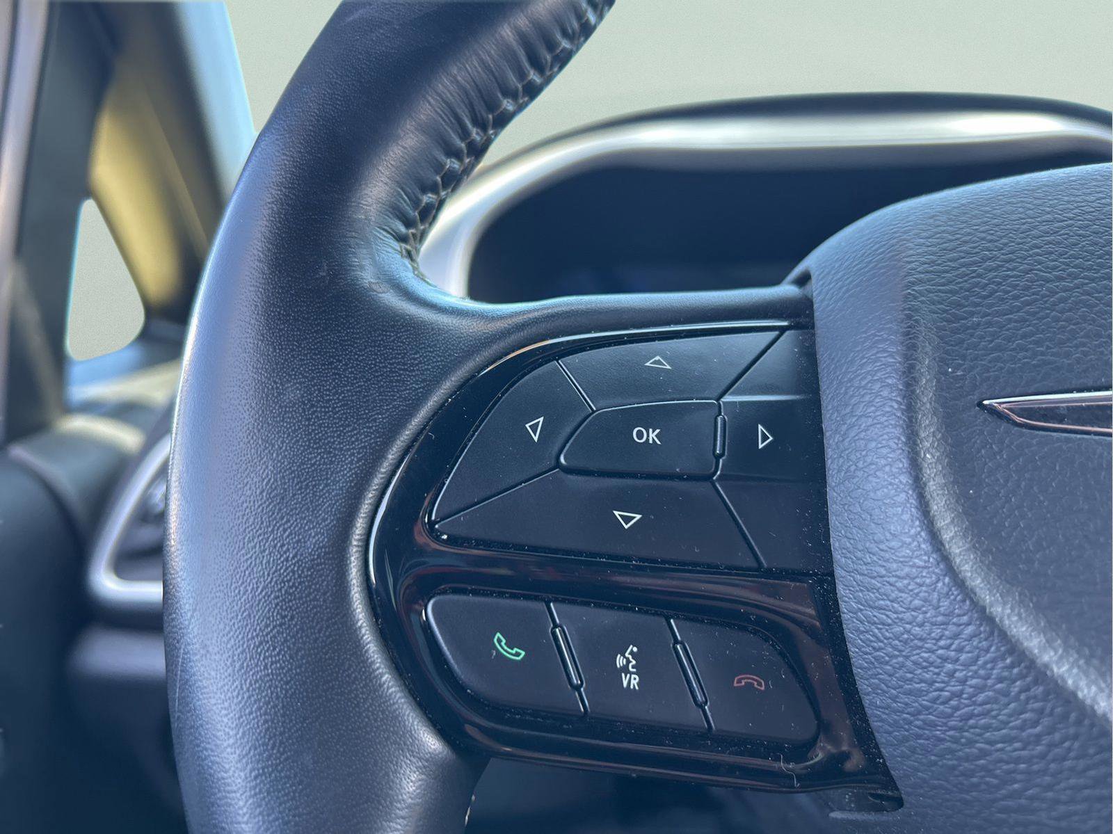 Certified 2021 Chrysler Pacifica Touring-L w/ S Appearance Package image 15