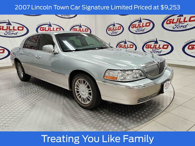 Used 2007 Lincoln Town Car Signature Limited