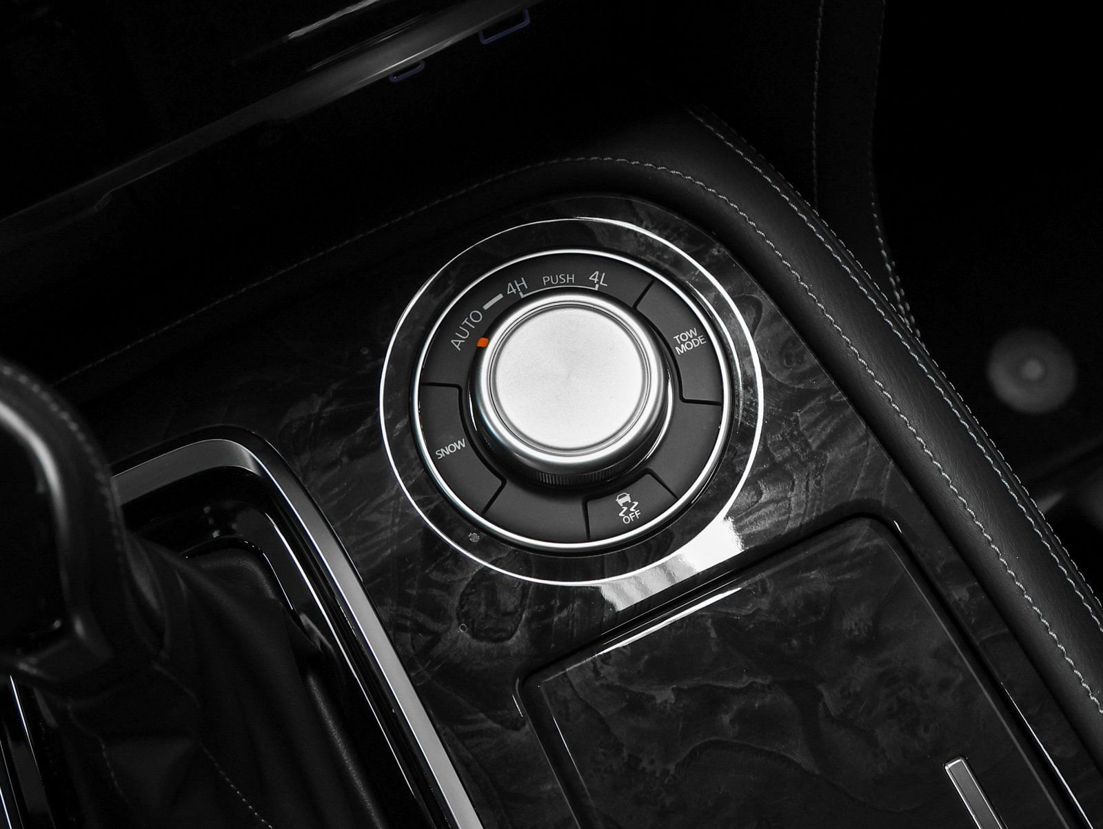 Used 2024 INFINITI QX80 Luxe w/ Cargo Package image 43