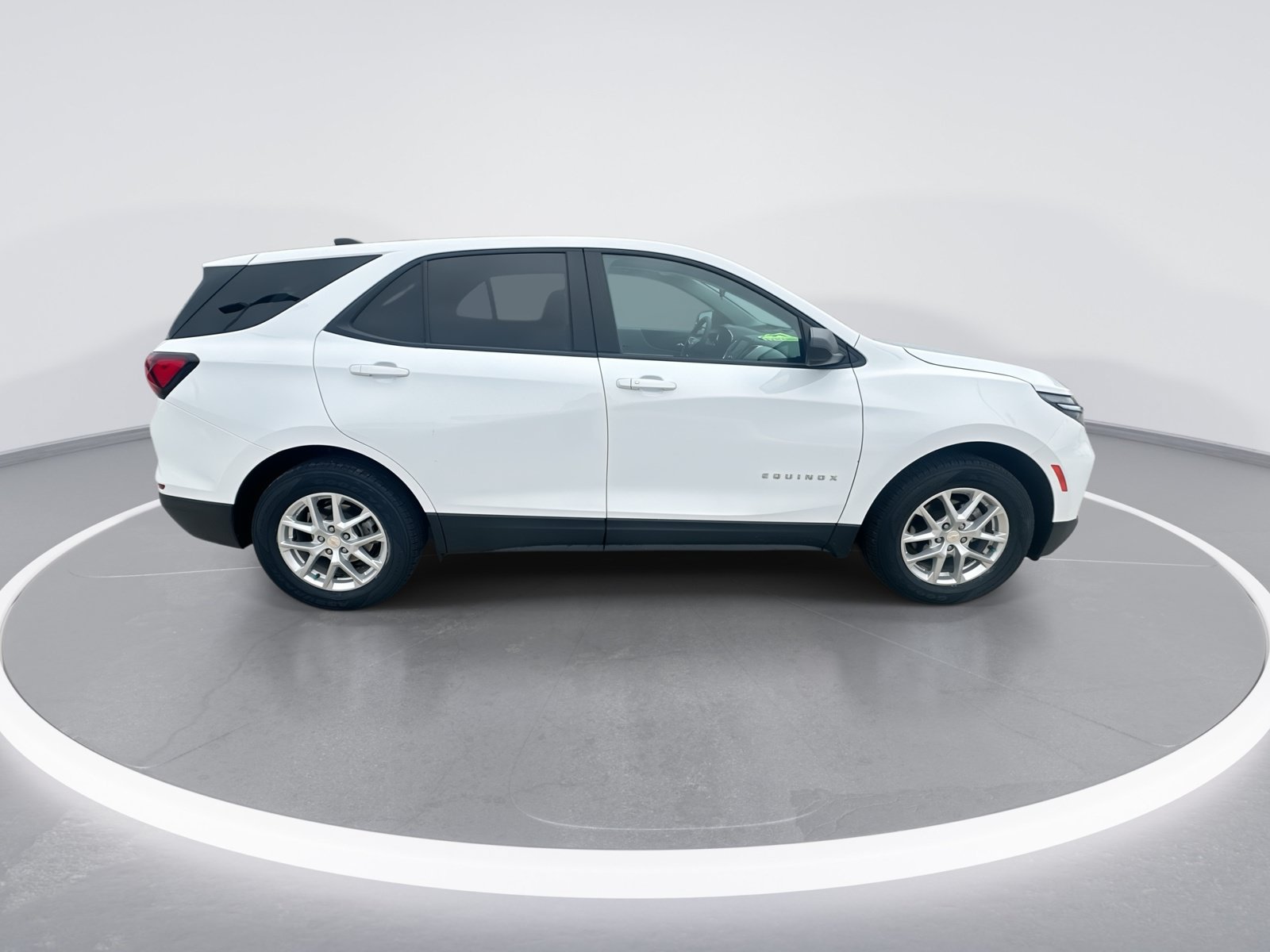Certified 2024 Chevrolet Equinox LS w/ LS Convenience Package AWD/4WD image 9