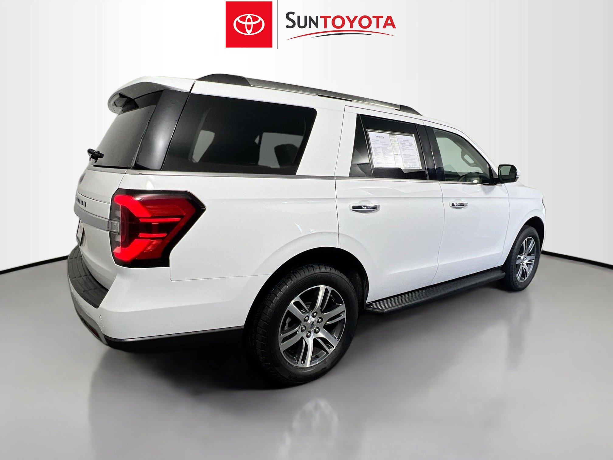 Used 2024 Ford Expedition Limited RWD image 4