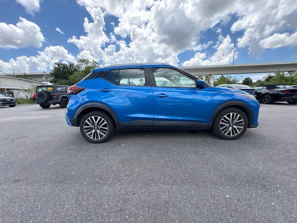 Used 2021 Nissan Kicks SV FWD image 2