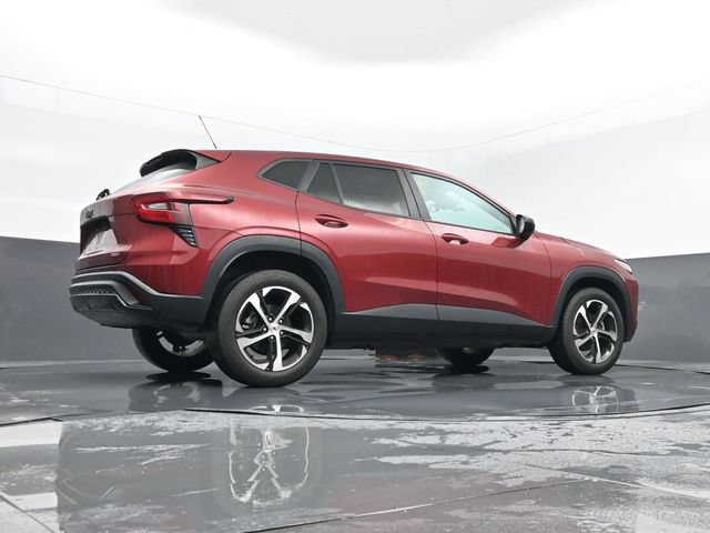 Used 2024 Chevrolet Trax RS w/ Sunroof Package FWD image 26