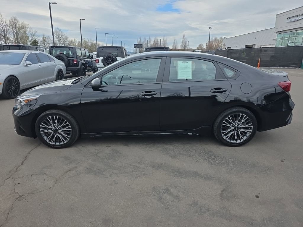 Used 2022 Kia Forte GT-Line w/ GT-Line Premium Package FWD image 2