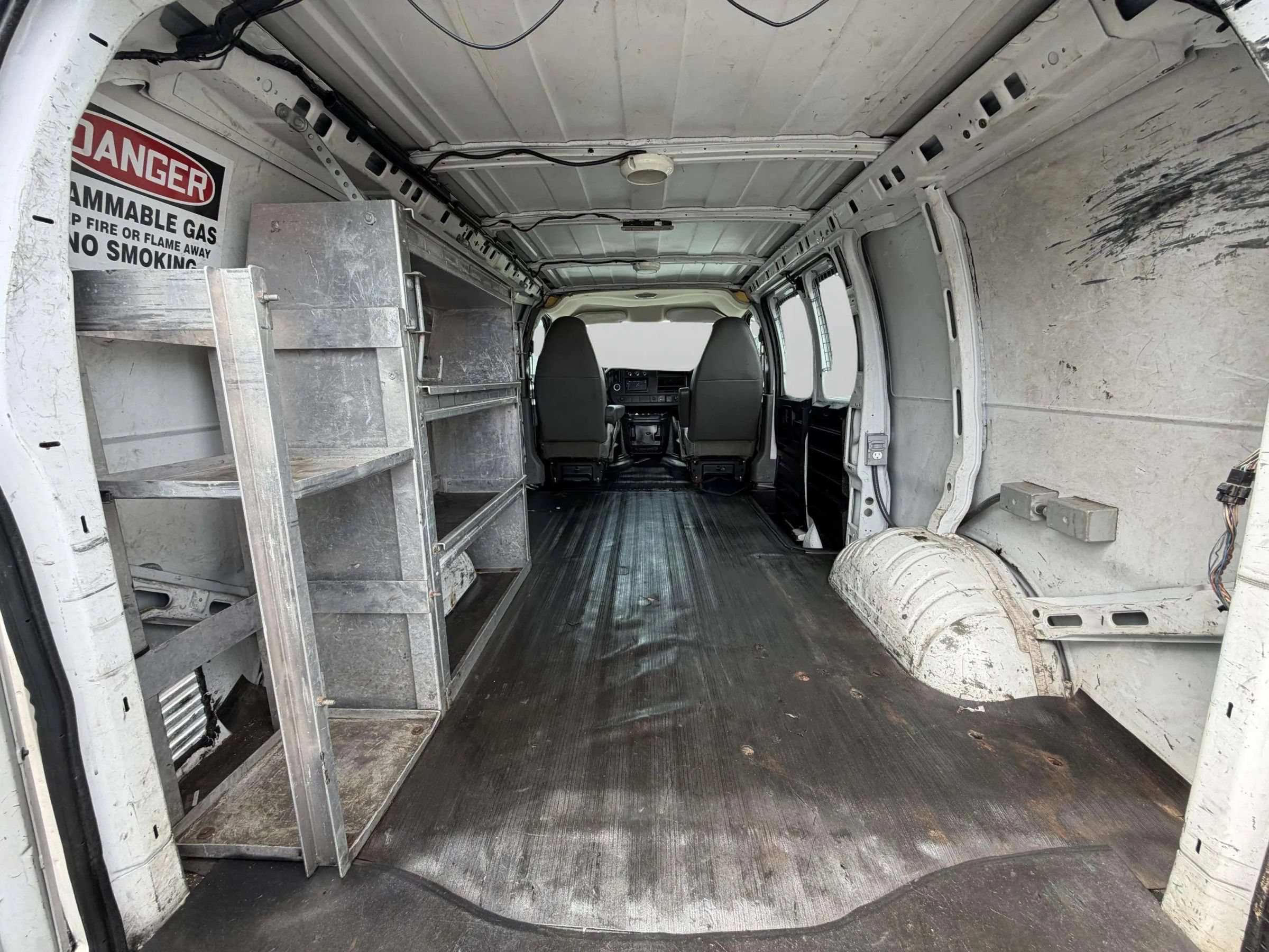 Used 2015 GMC Savana 3500 RWD image 23