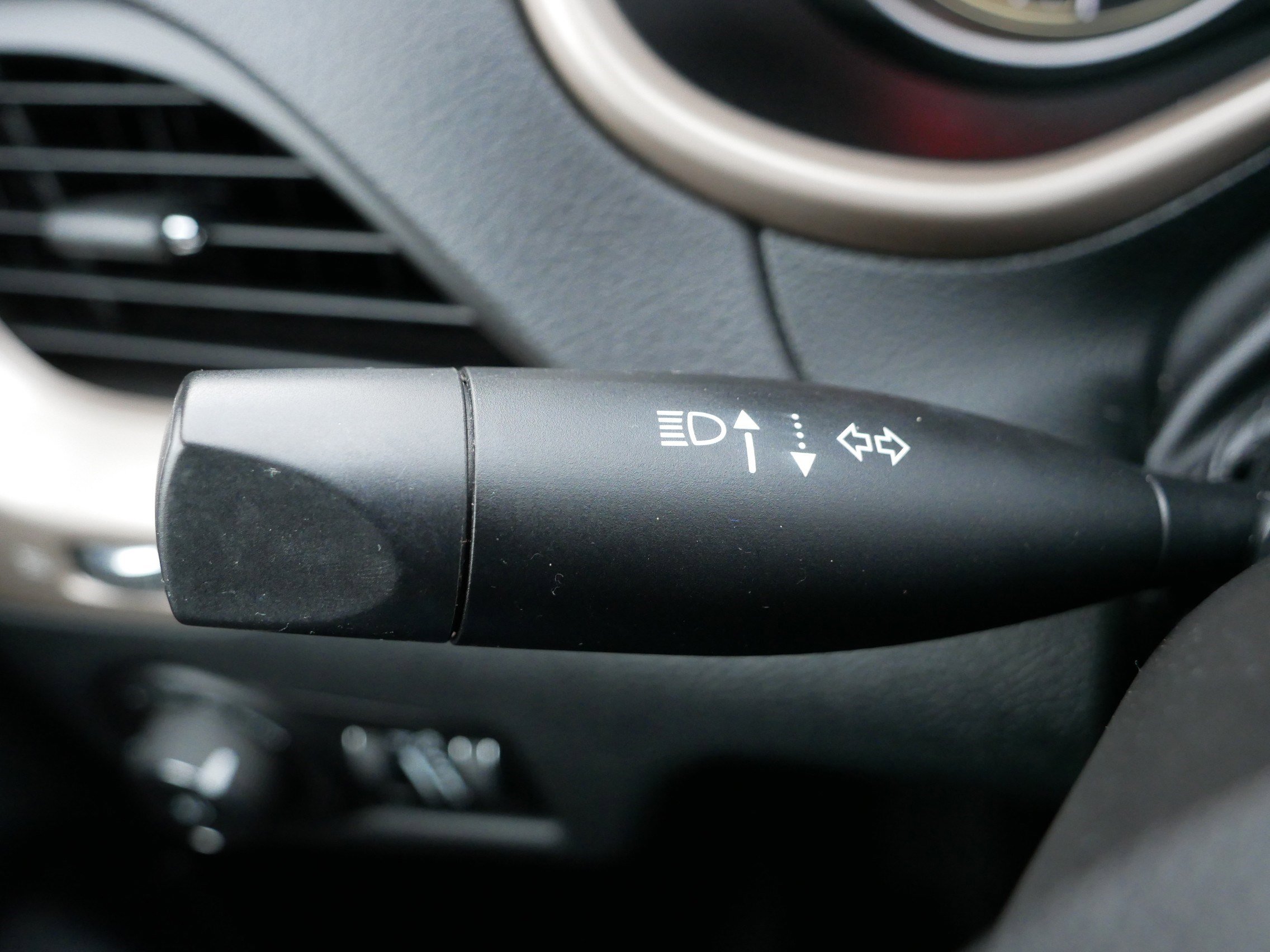 Used 2016 Jeep Cherokee Latitude image 32