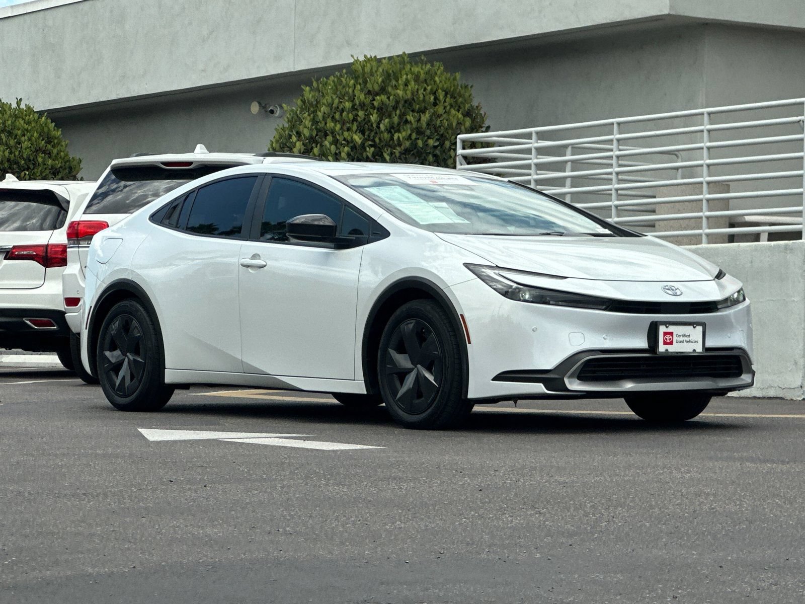 Used 2026 Toyota Prius Plug-In Hybrid FWD image 8