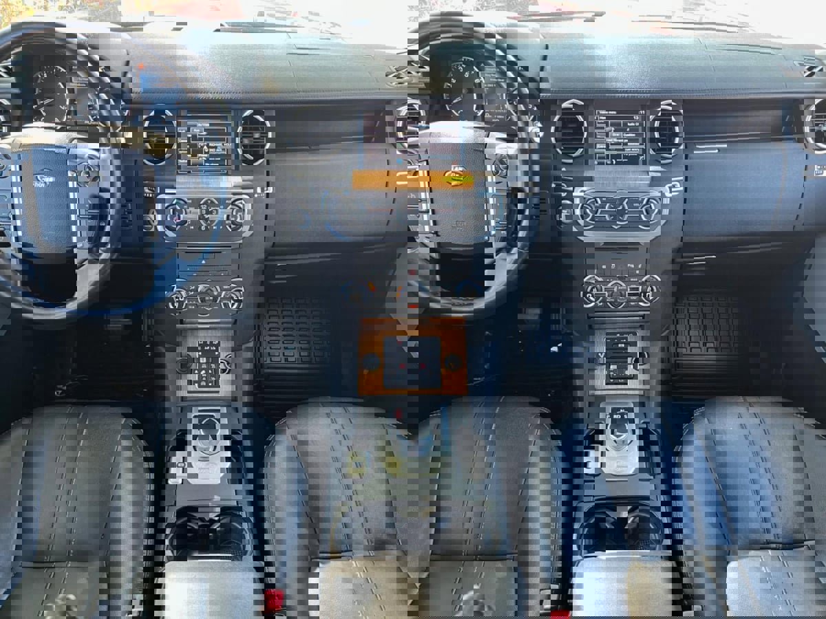 Used 2015 Land Rover LR4 HSE image 38