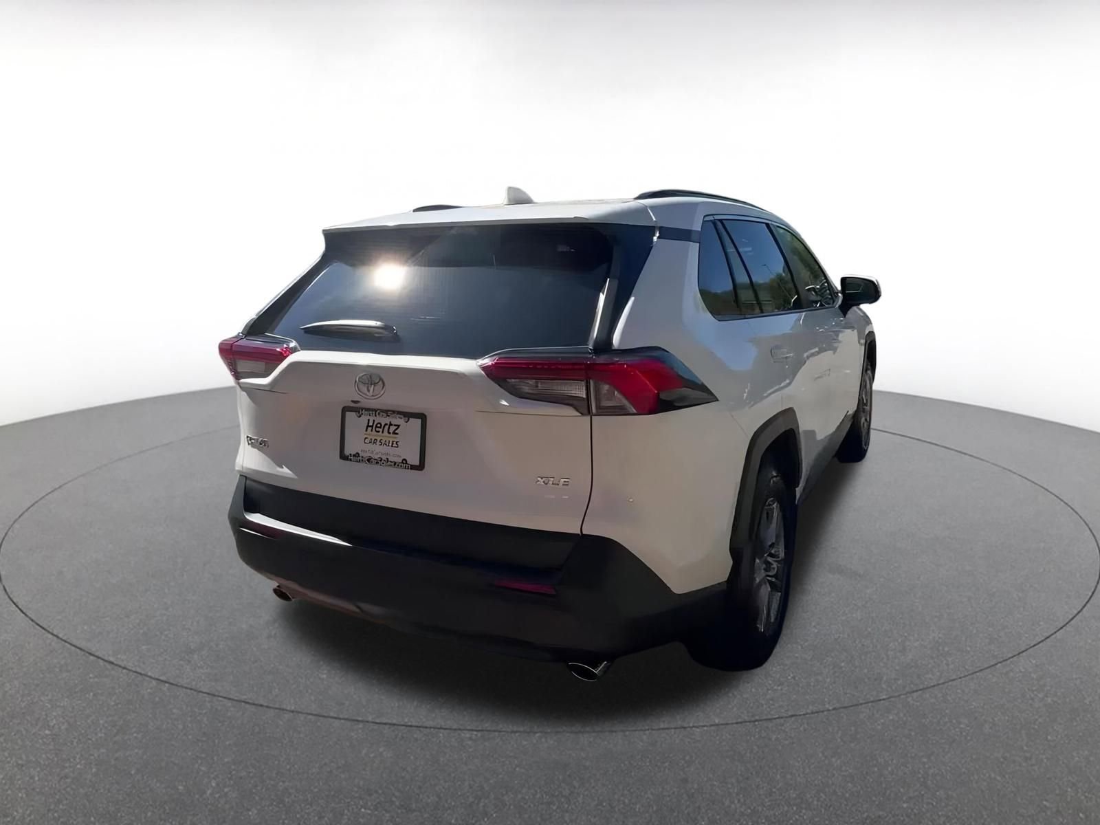 Used 2025 Toyota RAV4 XLE image 14