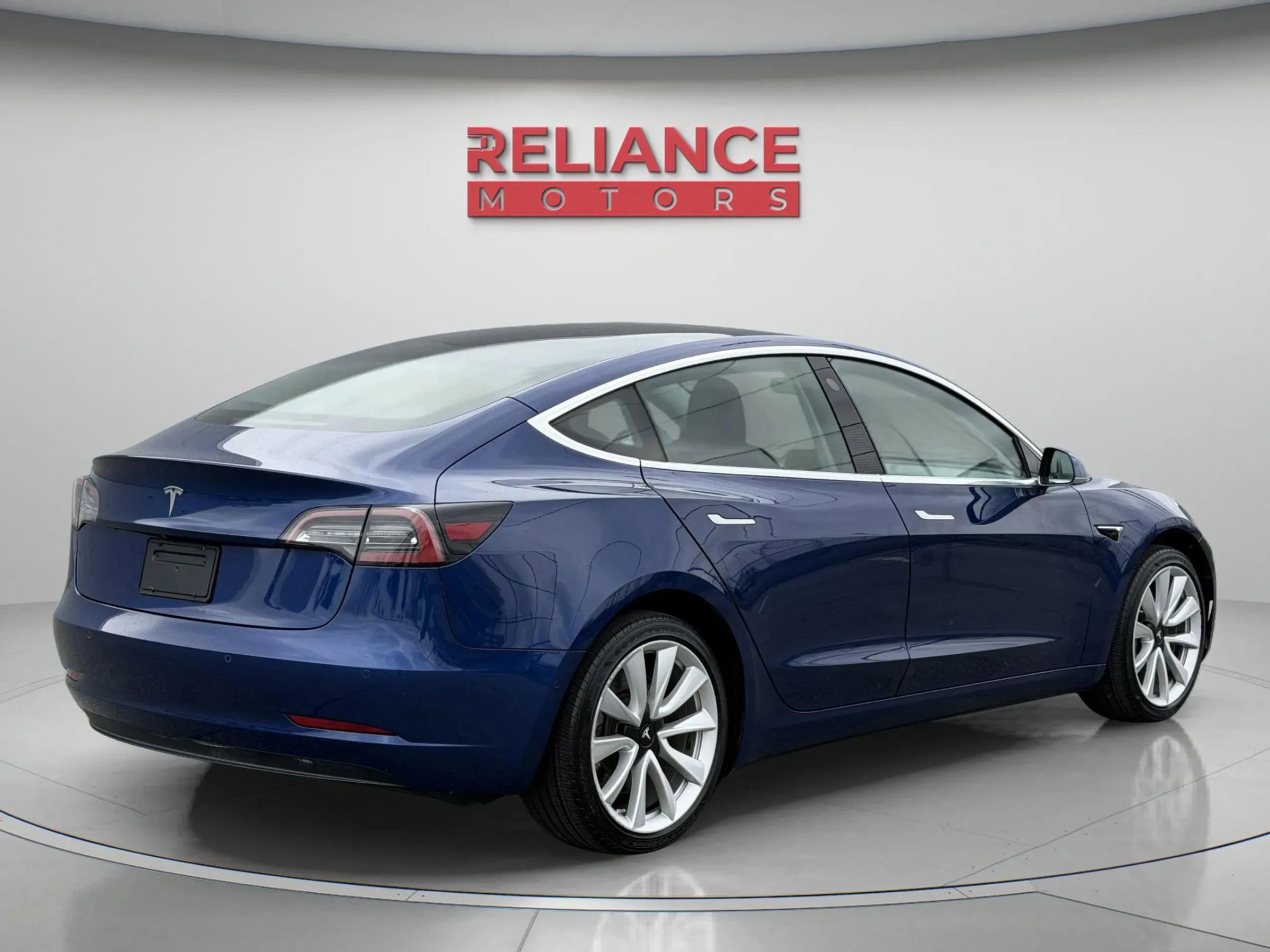 Used 2019 Tesla Model 3 Standard Range Plus image 6