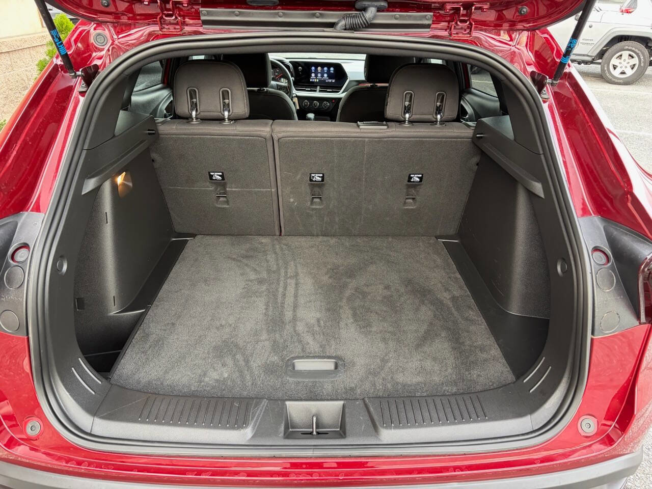 Used 2024 Chevrolet Trax RS w/ Driver Confidence Package image 13