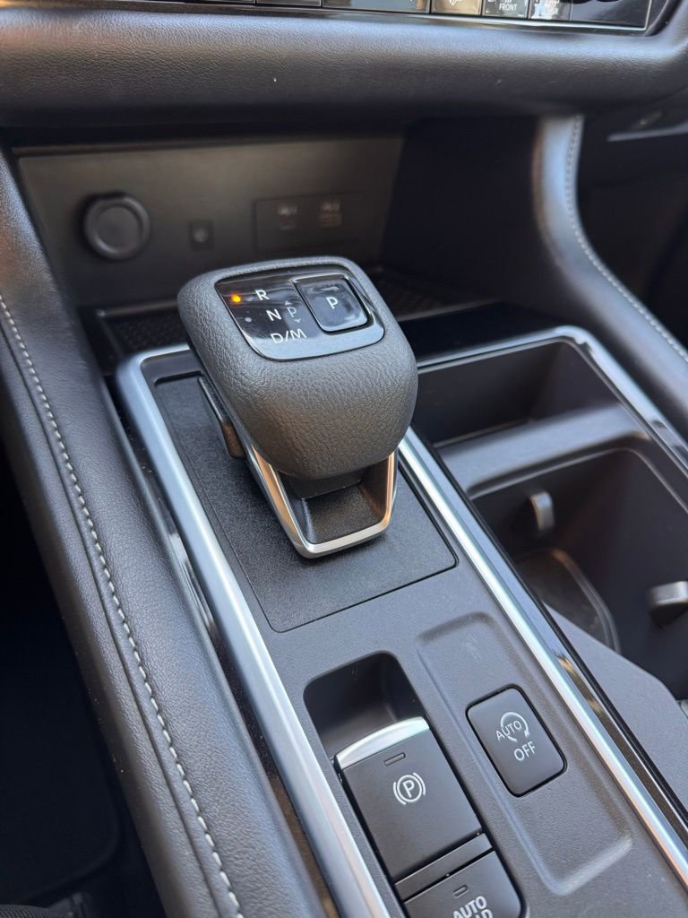 Used 2025 Nissan Pathfinder SL image 24