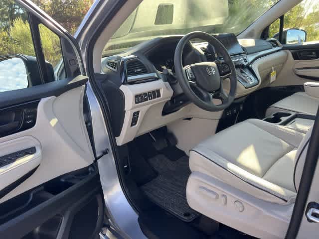 Certified 2026 Honda Odyssey Touring image 3
