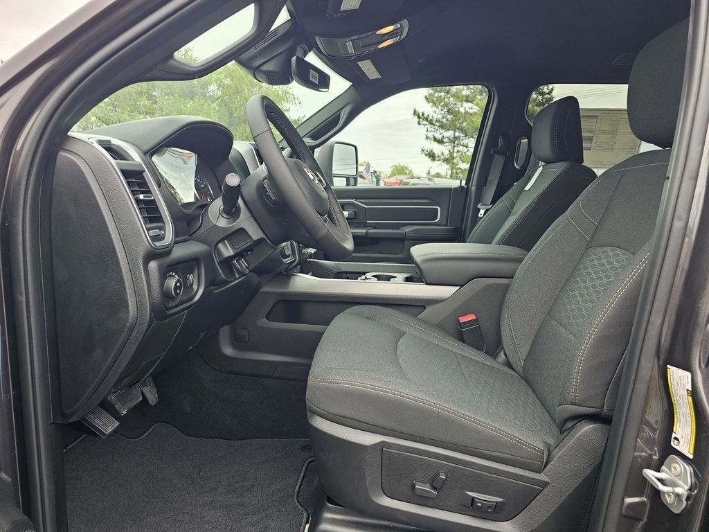 New 2026 RAM 3500 Big Horn AWD/4WD image 10