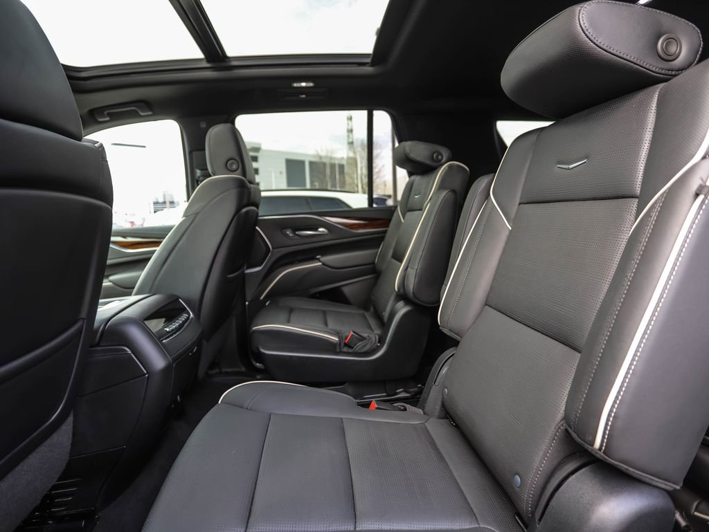 Used 2023 Cadillac Escalade Premium Luxury w/ LPO, Radiant Package AWD/4WD image 22