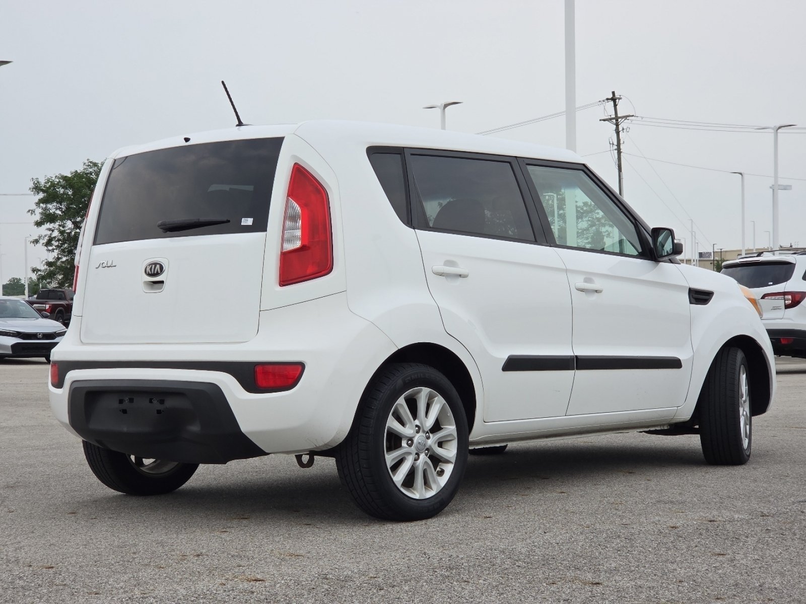 Used 2013 Kia Soul + FWD image 14