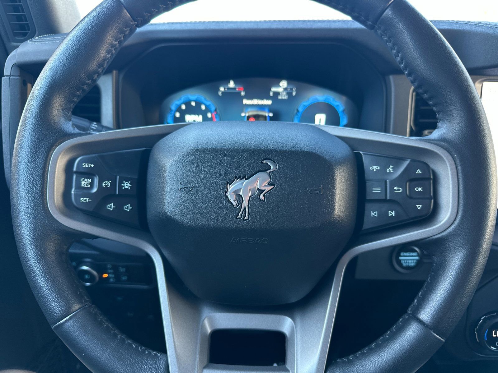 Used 2025 Ford Bronco Badlands image 27