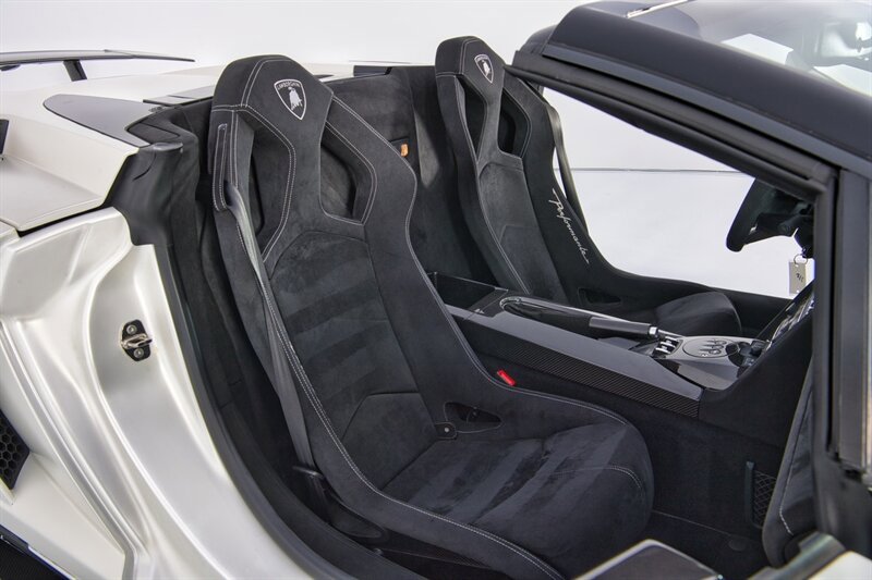 Used 2012 Lamborghini Gallardo LP 570-4 Performante AWD/4WD image 36