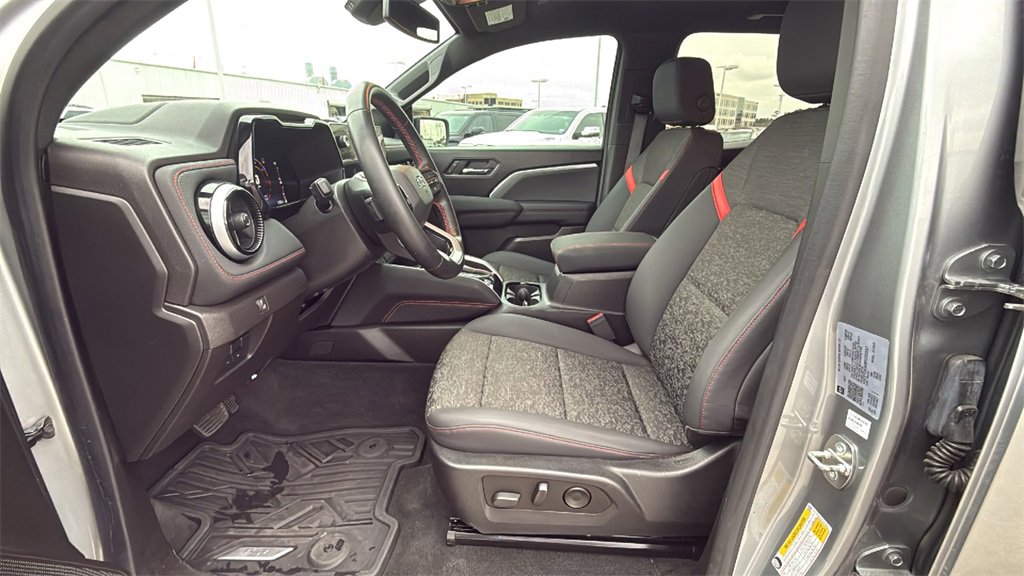 Used 2023 Chevrolet Colorado Z71 w/ Z71 Convenience Package 2 image 11