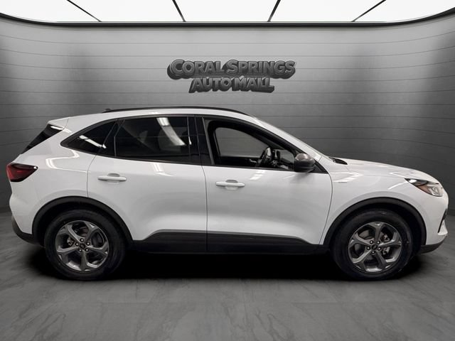 Used 2025 Ford Escape ST-Line FWD image 6