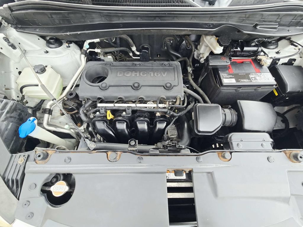 Used 2010 Hyundai Tucson GLS w/ Popular Equipment Pkg 2 FWD image 17