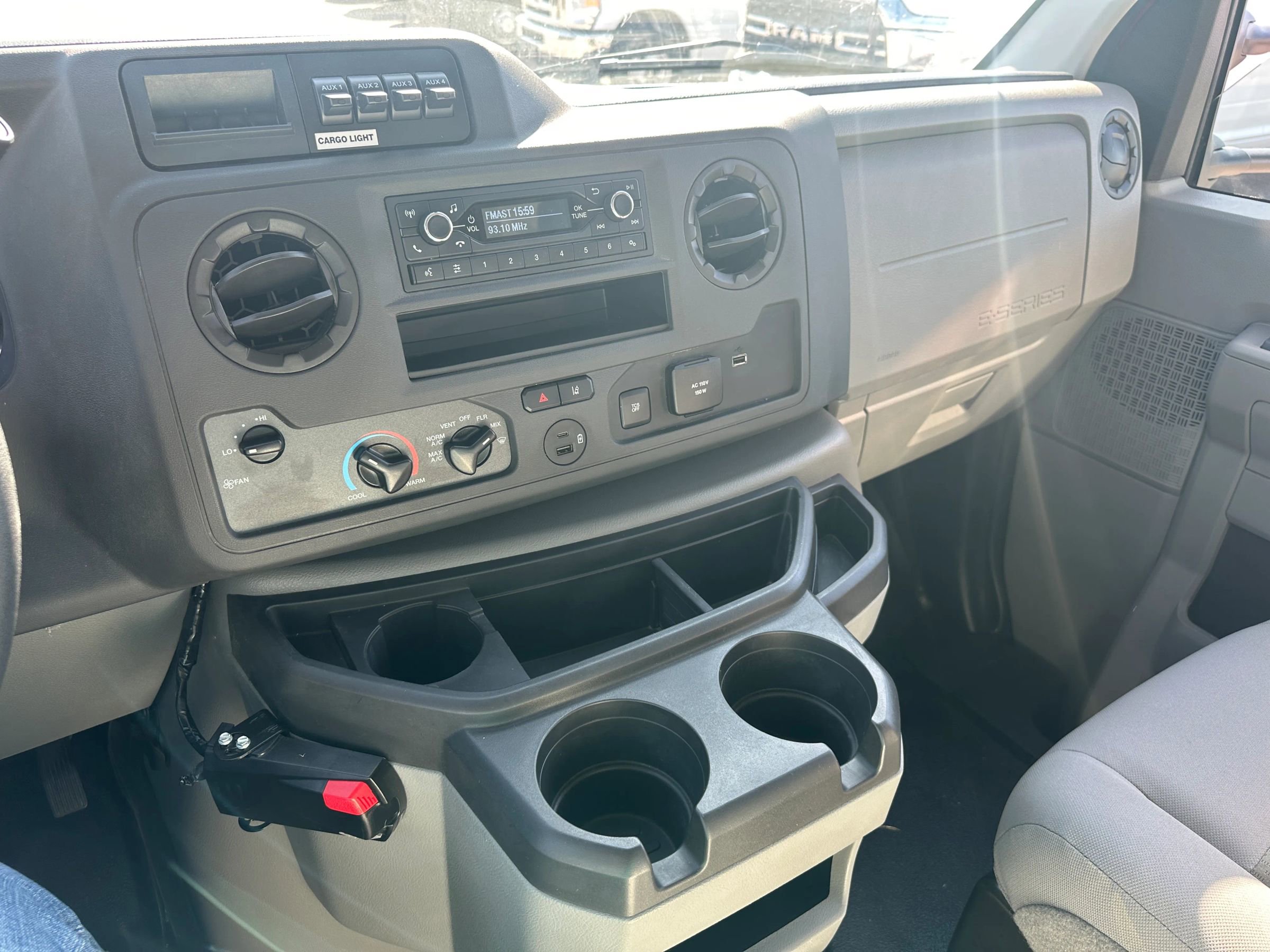 Used 2025 Ford E-350 and Econoline 350 Super Duty w/ Driver's Safety Package image 15