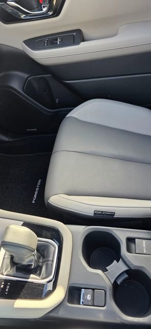 Used 2025 Subaru Forester Limited image 23