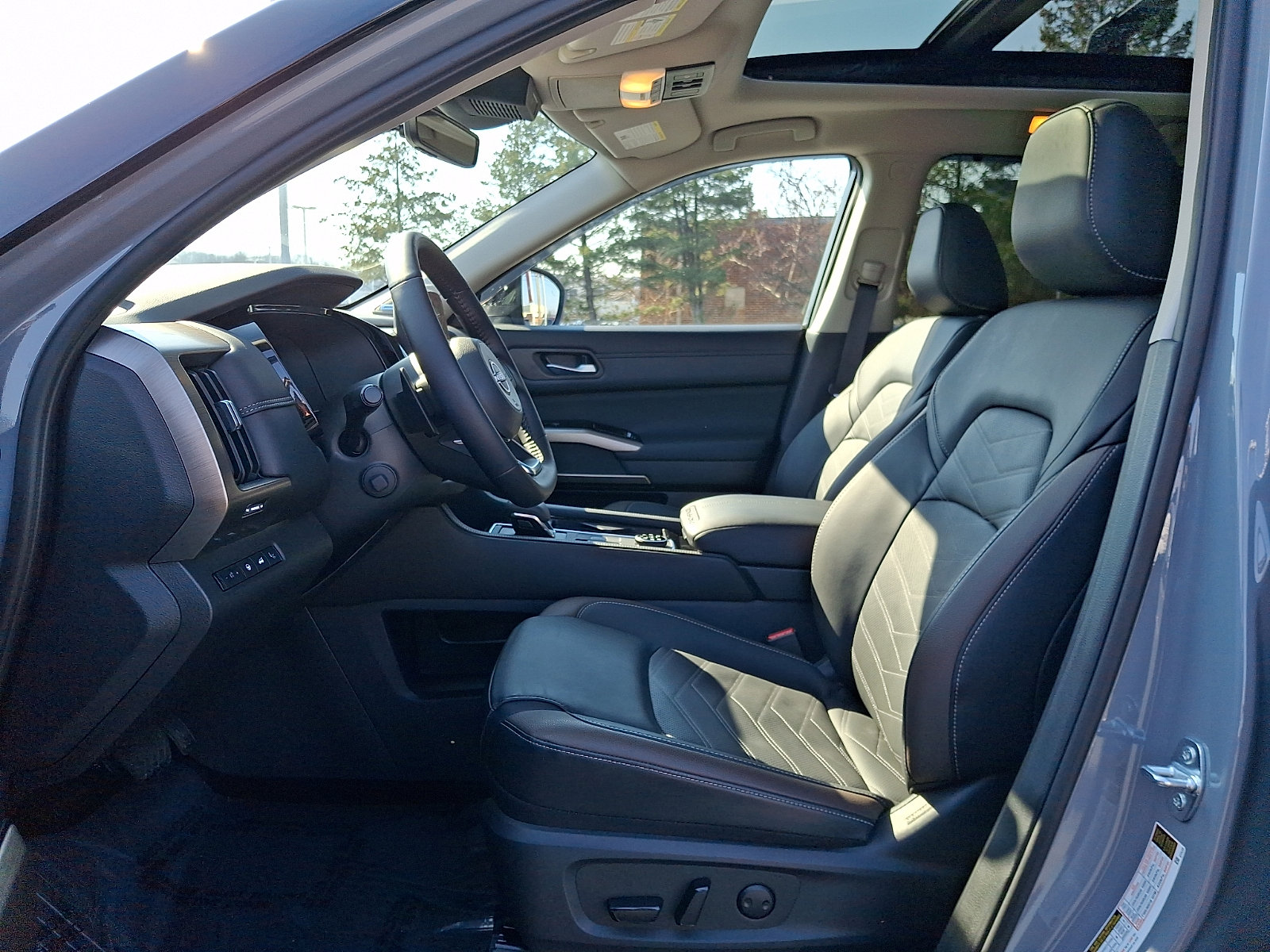 Certified 2025 Nissan Pathfinder Platinum w/ Cargo Package image 13