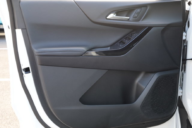 Used 2026 Chevrolet Equinox LT AWD/4WD image 14