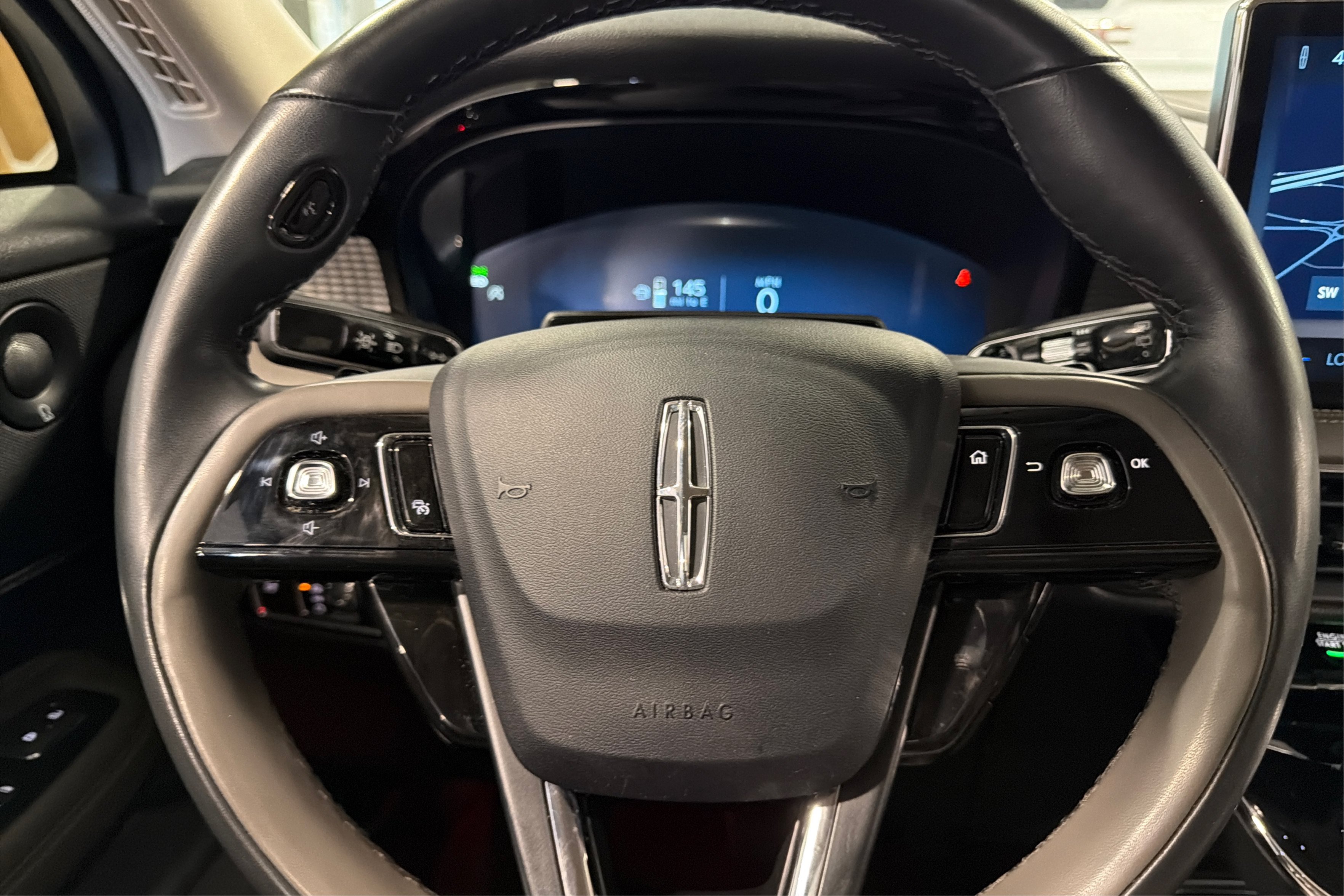 Used 2023 Lincoln Corsair Reserve w/ Equipment Group 202A AWD/4WD image 22