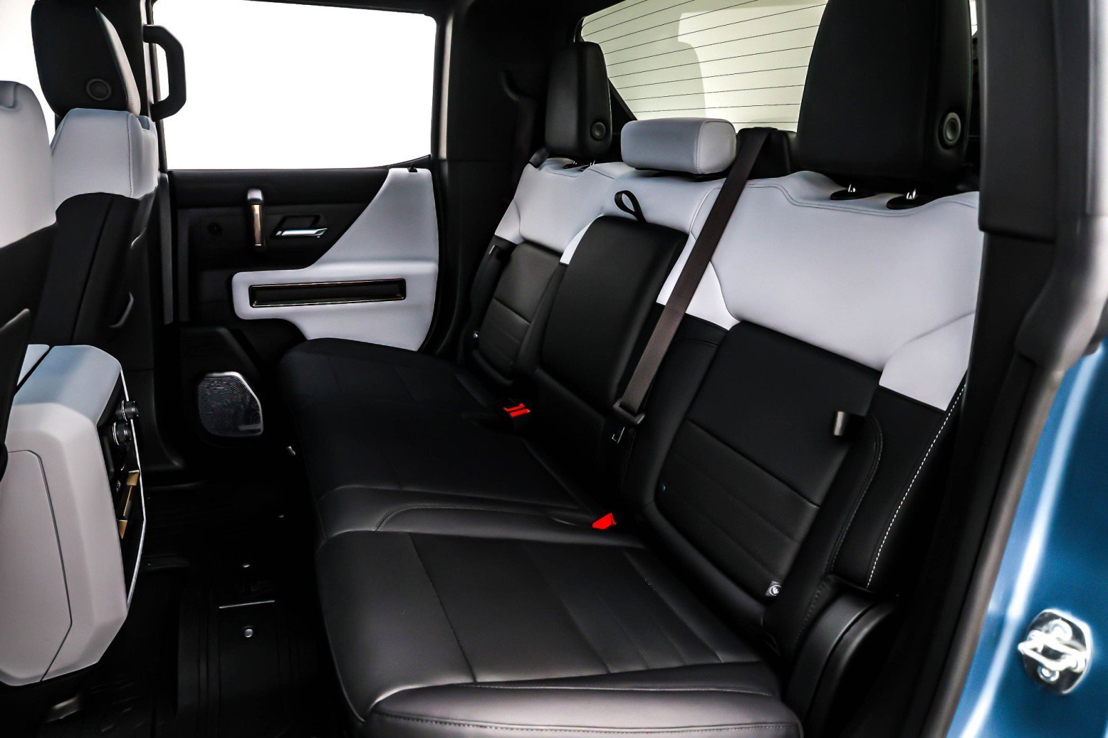 Used 2024 GMC Hummer EV 3X w/ Omega Edition image 7