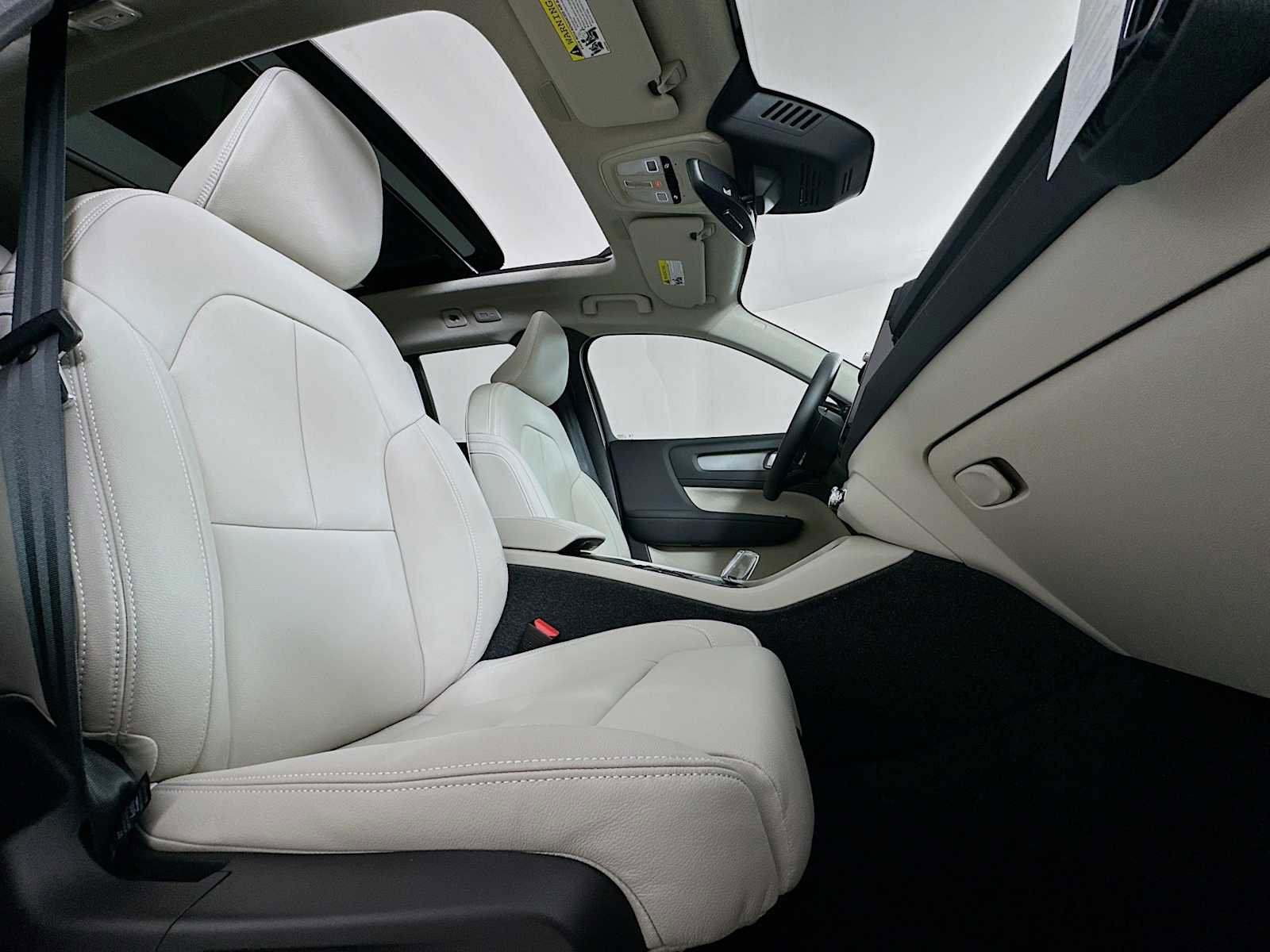 New 2026 Volvo XC40 B5 Ultra w/ Climate Package image 26