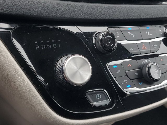 Used 2023 Chrysler Pacifica Touring-L FWD image 27