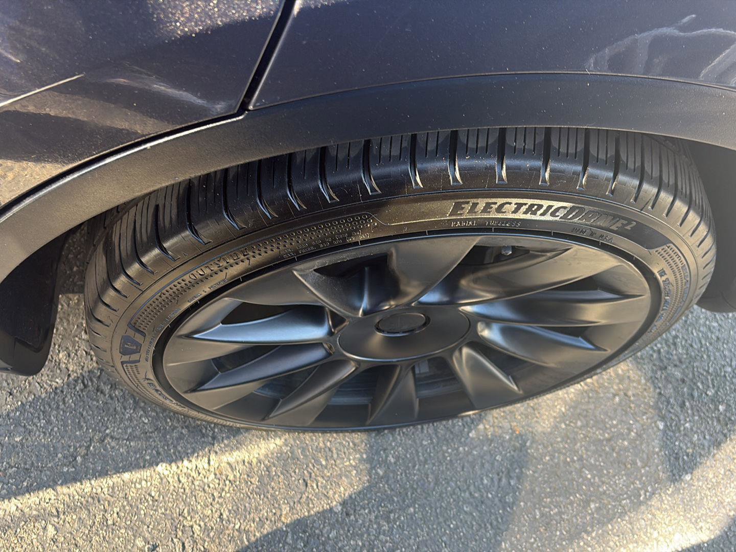 Used 2021 Tesla Model Y Long Range AWD/4WD image 24